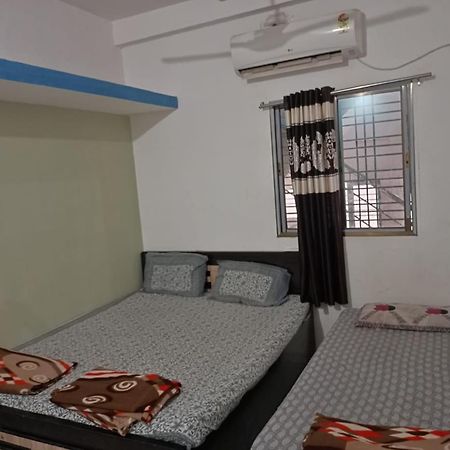 Honest Deluxe Room Garudeshwar Exterior foto