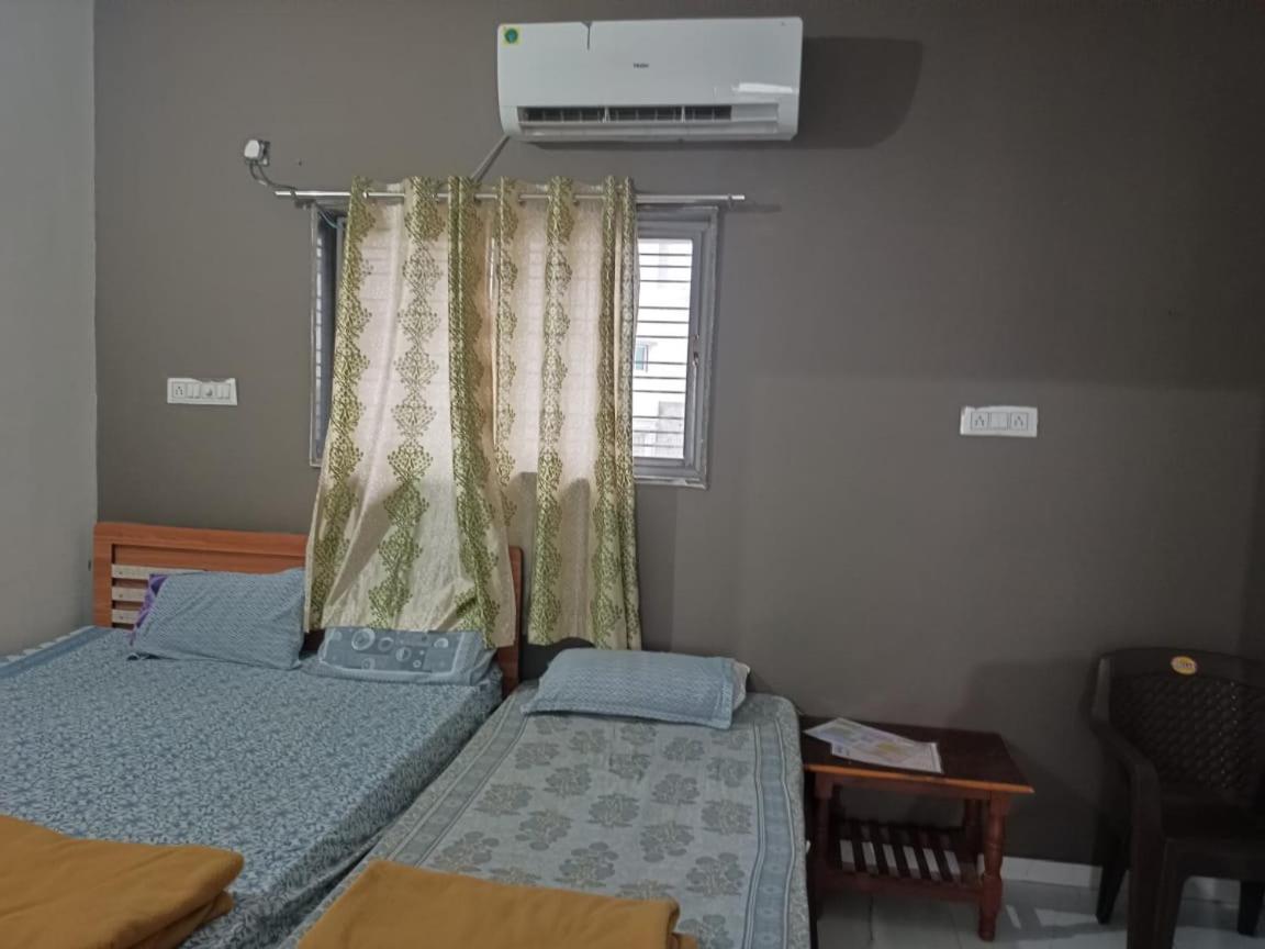 Honest Deluxe Room Garudeshwar Exterior foto