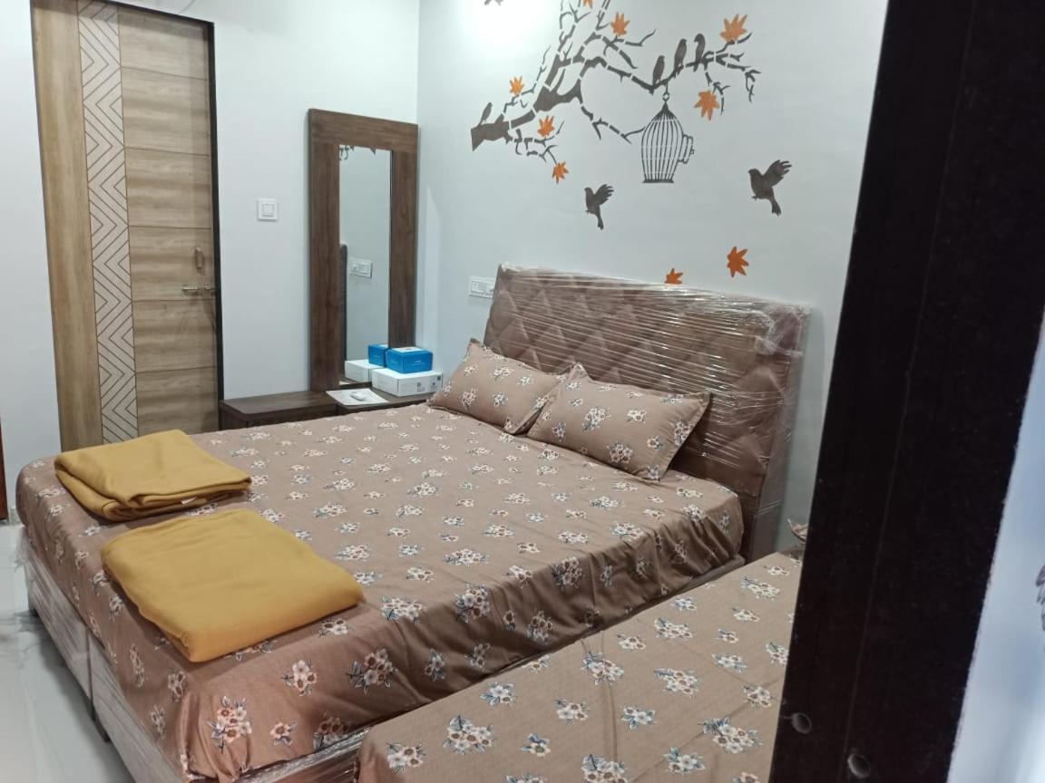 Honest Deluxe Room Garudeshwar Exterior foto